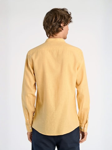 Lindbergh Slim fit Button Up Shirt in Yellow