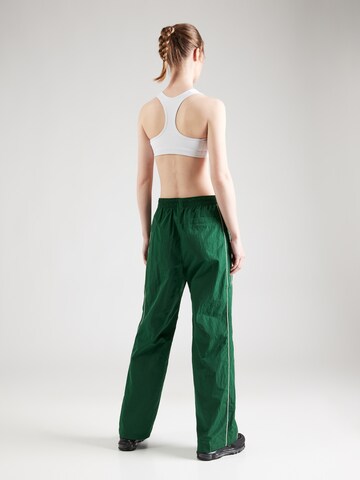 Nike Sportswear Loose fit Trousers in Green