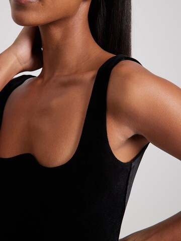 NA-KD Kleid in Schwarz