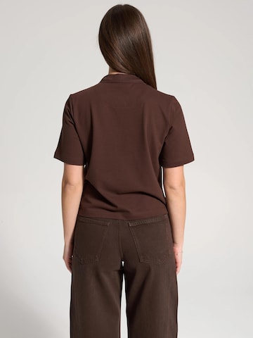 NOWIHT T-shirt 'Brigitte' i brun