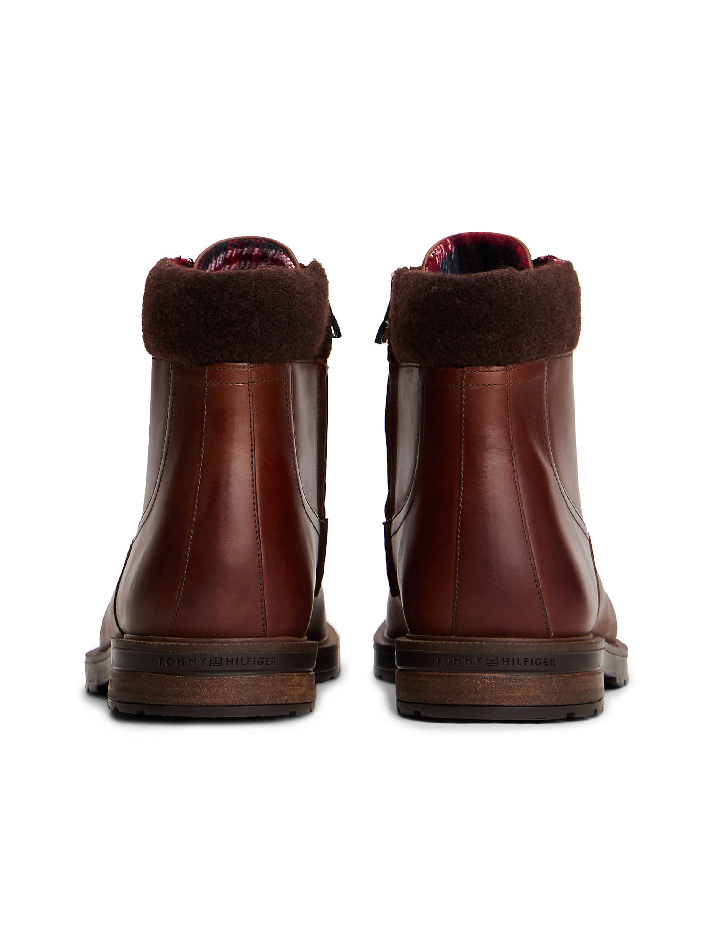 TOMMY HILFIGER Veterboots in Bruin