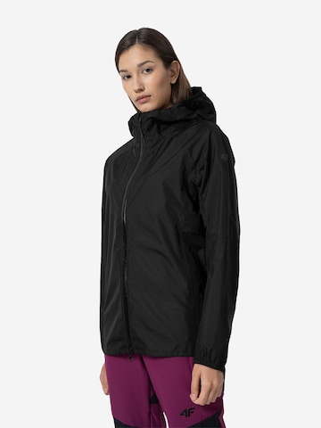 4F Outdoorjacke in Schwarz: predná strana