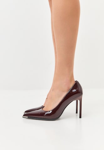CESARE GASPARI Pumps in Red