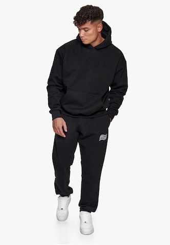 Dropsize Tapered Broek in Zwart