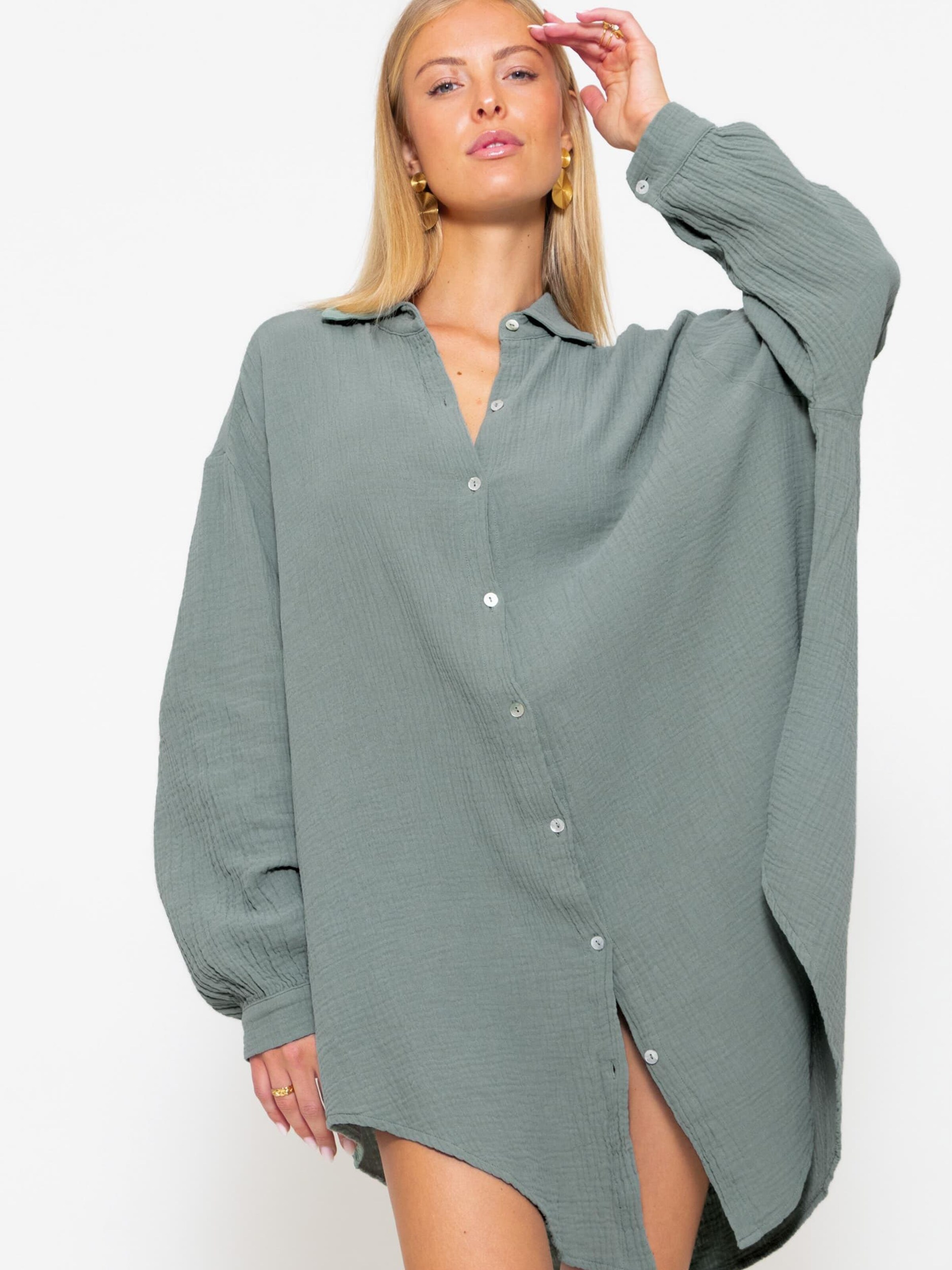 SASSYCLASSY Blouse 'lange Variante' in Green: front
