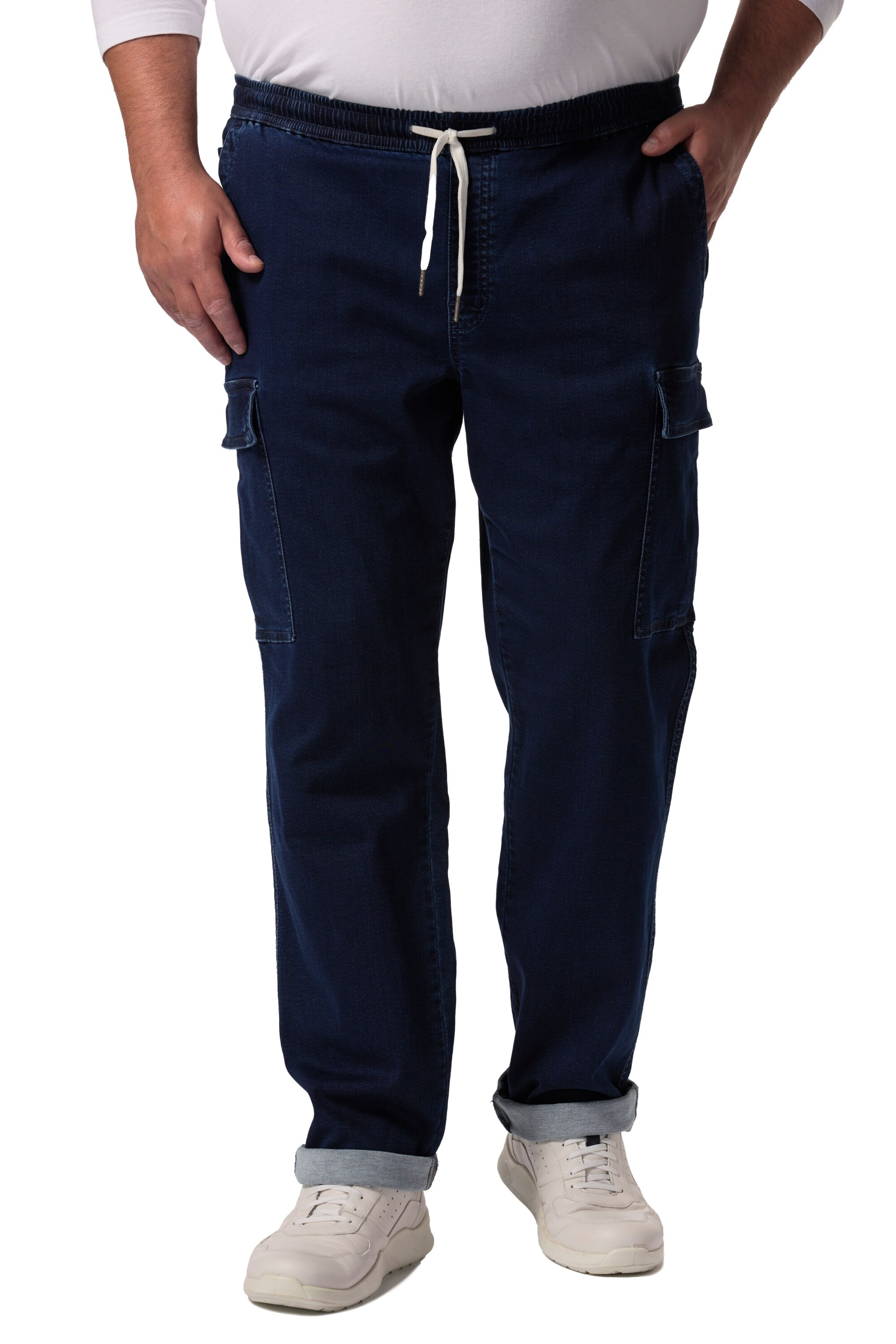 Men Plus Regular Jeans in Blue: front