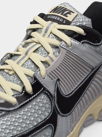 Nike Sportswear Platform trainers 'Zoom Vomero 5' in Grey