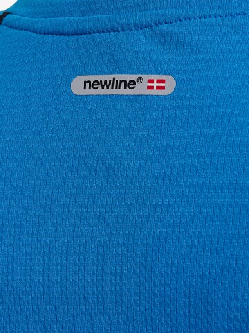 T-Shirt Newline en bleu