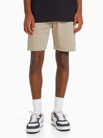 Bershka Regular Shorts in Beige: predná strana