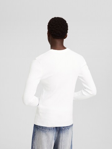 Pull-over Bershka en blanc