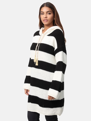 Pull-over Elara en noir : devant