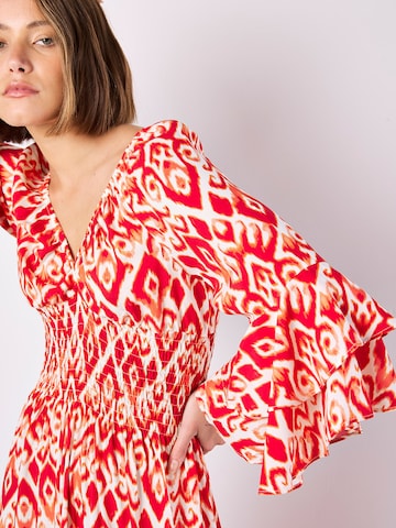 Robe ' ' Apricot en rouge