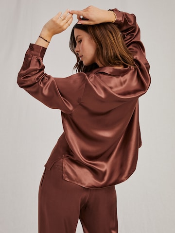 A LOT LESS - Blusa 'Juna' en marrón
