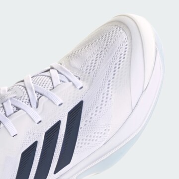 Chaussure de sport 'Avacourt 3' ADIDAS PERFORMANCE en blanc