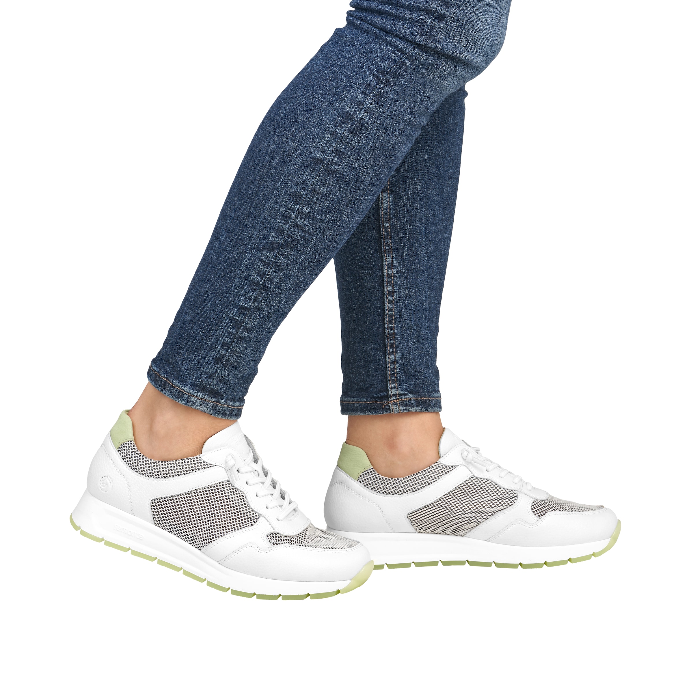 Baskets basses 'D2G03' REMONTE en blanc