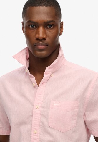 Fit confort Chemise 'City' Superdry en rose