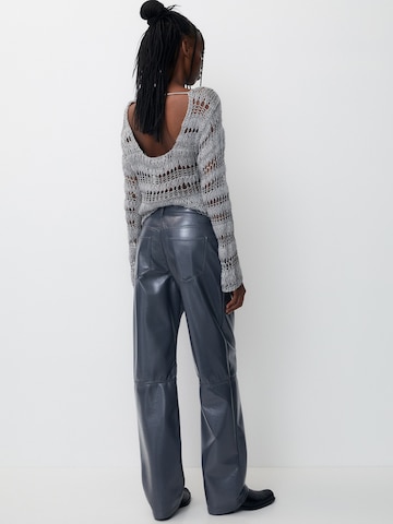 Regular Pantalon Pull&Bear en gris