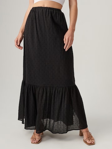 The Fated Skirt 'FINETA' in Black: front