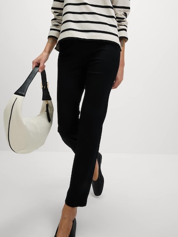 Marks & Spencer Skinny Broek in Zwart
