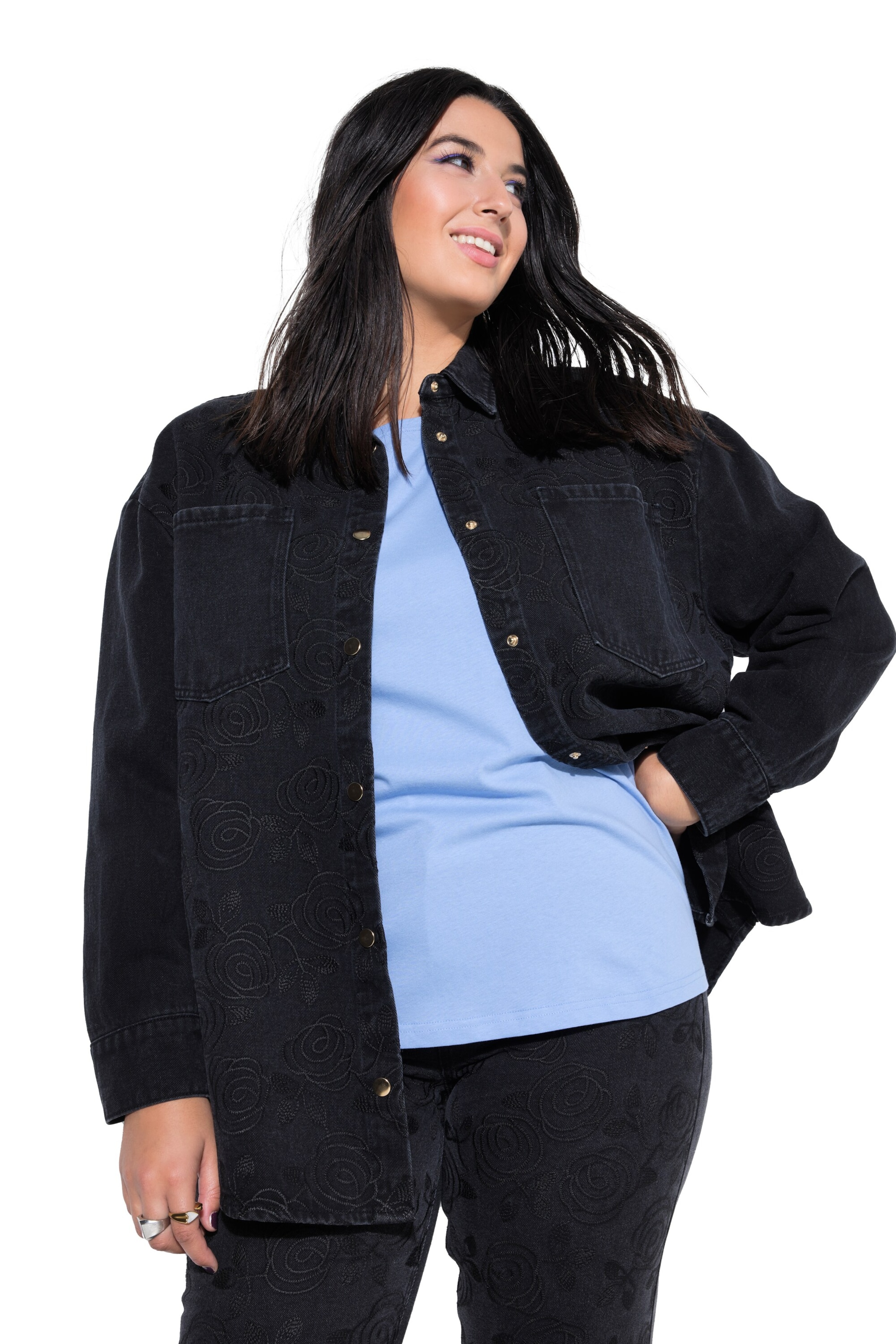 Studio Untold Tussenjas in Zwart: voorkant