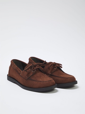 Chaussure basse Trendyol en marron