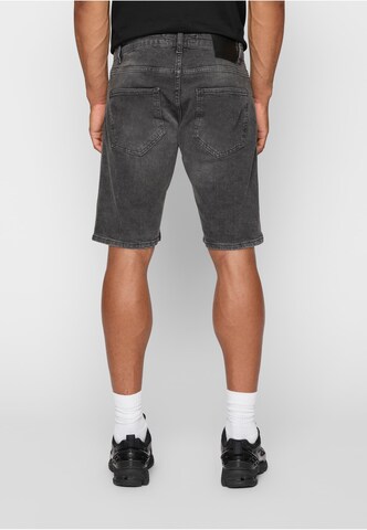 2Y Premium Regular Shorts in Schwarz