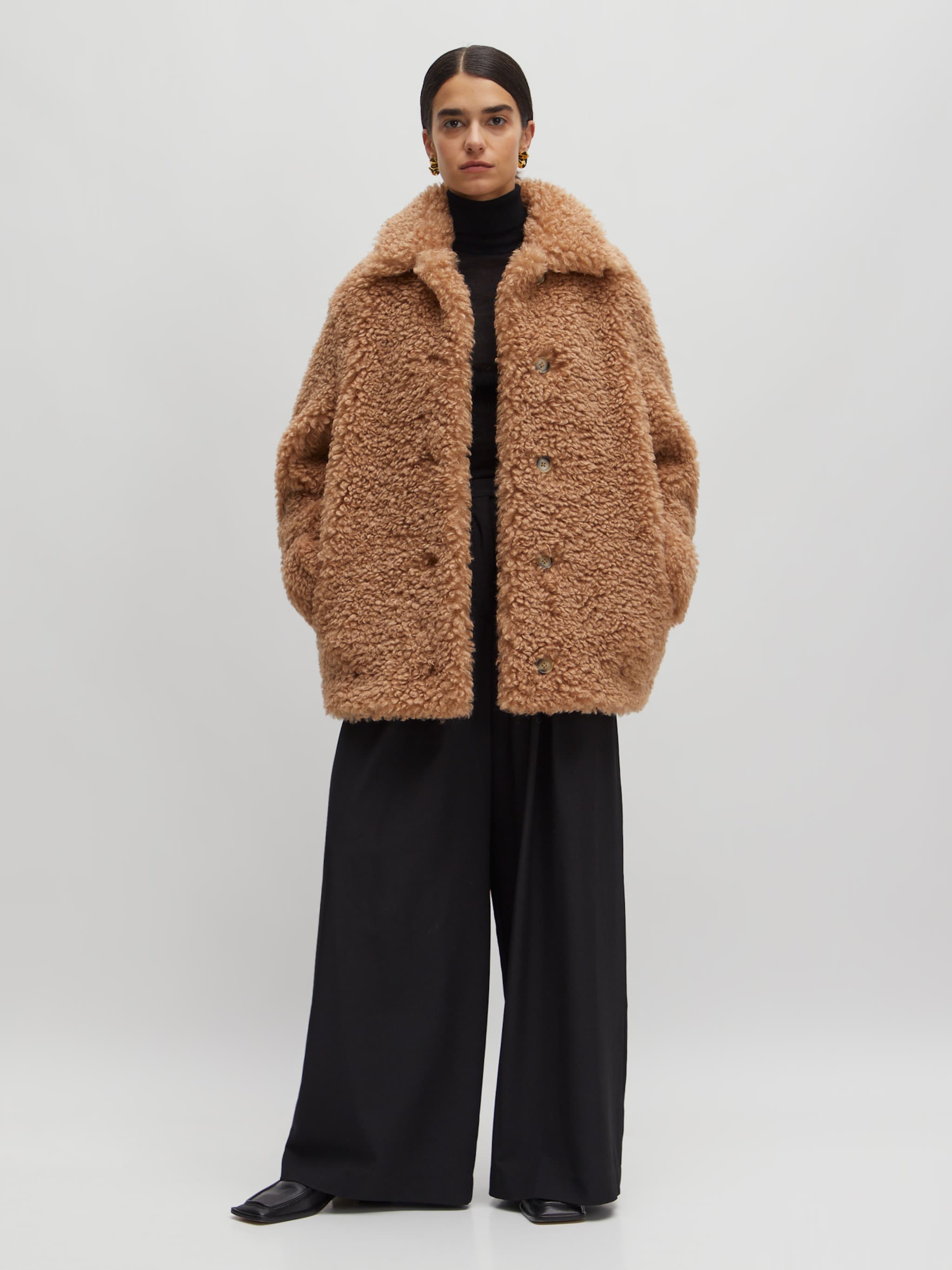 EDITED Producten Tussenjas 'Oversize Elva ' Beige
