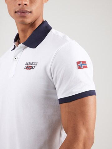 NAPAPIJRI Bluser & t-shirts 'EANY 1' i hvid