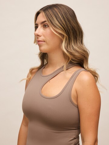 noar studios Top in Grey