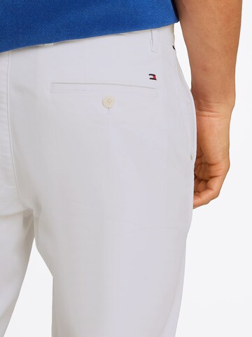 regular Pantaloni chino 'Denton' di TOMMY HILFIGER in bianco