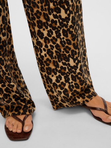 VERO MODA Loose fit Pleat-Front Pants 'VMJesmilo' in Brown