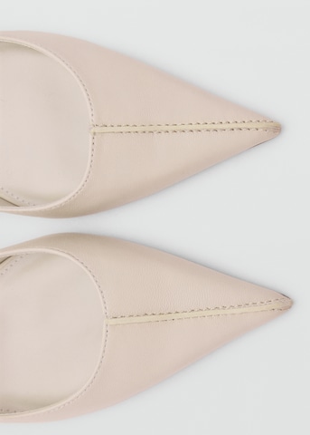 Décolleté sling 'AURA' di MANGO in beige