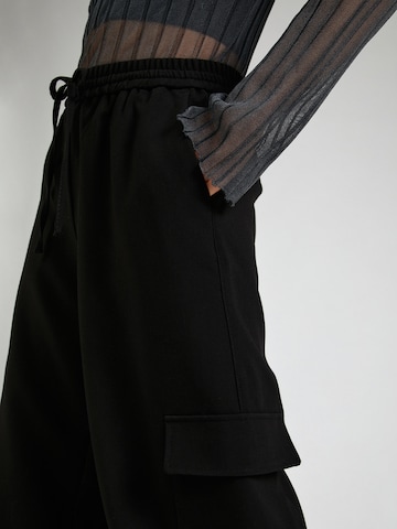 MSCH COPENHAGENWide Leg/ Široke nogavice Cargo hlače 'Barbine' - crna boja