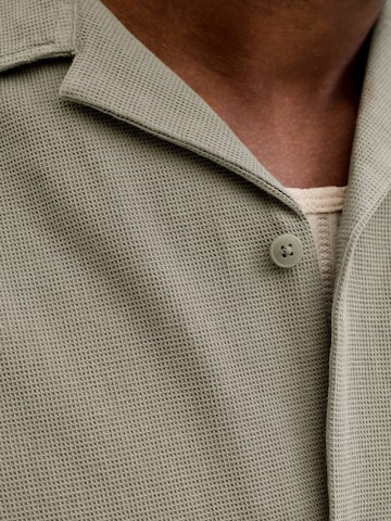 JACK & JONES Классический крой Рубашка 'JJGLOBAL' в Зеленый
