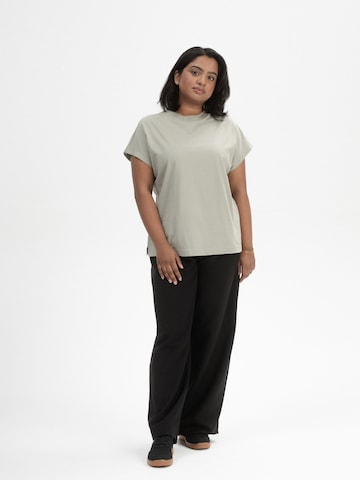 MELA - Camiseta ' MADHU ' en verde