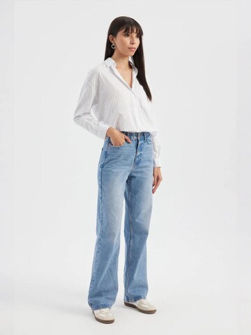 Camicia da donna di Hiccup in bianco