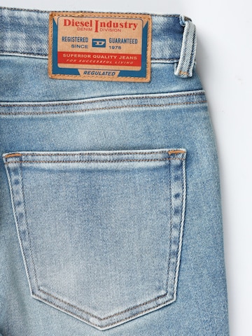 Skinny Jeans '1984 Slandy-High' di DIESEL in blu