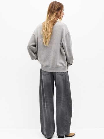 Pull&Bear Sweatshirt in Grau