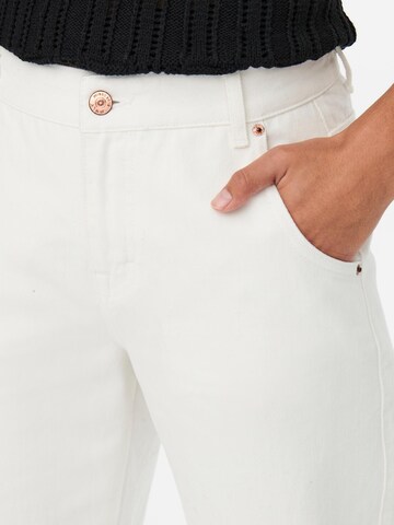 Tapered Jeans 'ONLTroy' di ONLY in bianco
