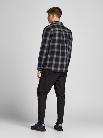 Jack & Jones Plus regular Cargobukser 'Stace' i sort