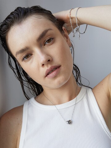 Echtzeit Necklace in Silver: front