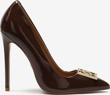 Kazar Pumps in Brown