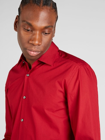 Coupe slim Chemise 'Jenno' HUGO en rouge