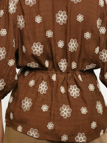 Liberte Essentiel Toppi ' FIA ' värissä ruskea