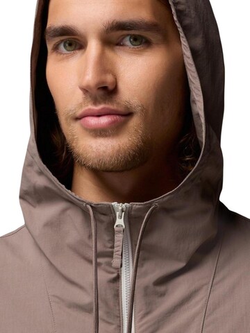 Giacca di mezza stagione 'Spire Valley™ Hooded Windbreaker 2117051' di COLUMBIA in grigio