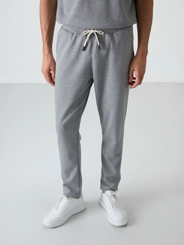 Survêtement Tommy Life en gris
