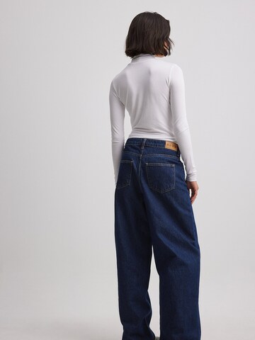 NA-KD Loosefit Jeans in Blau