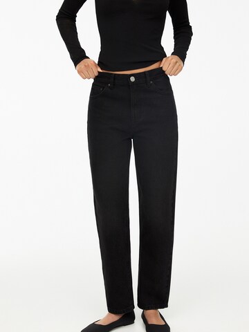 Largi Jeans de la Pull&Bear pe negru: față
