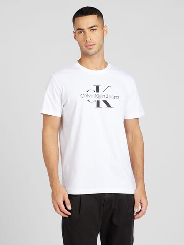 T-Shirt Calvin Klein Jeans en blanc : devant