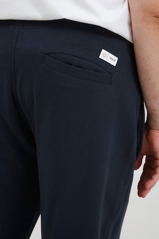!Solid Tapered Trousers 'TAMBERT' in Blue